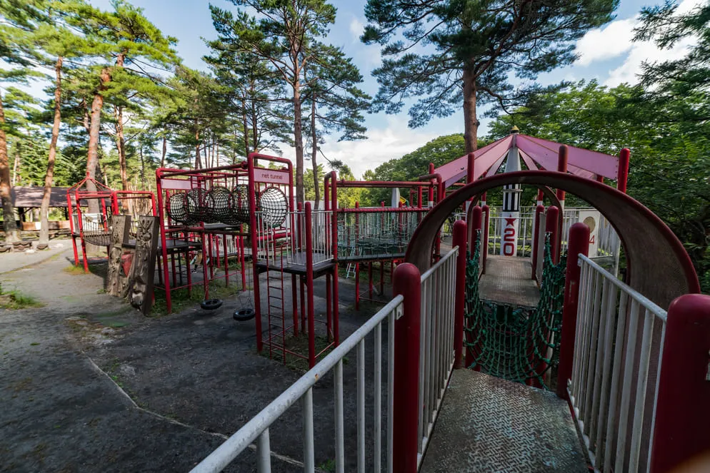 遊具広場・トイレ棟-写真